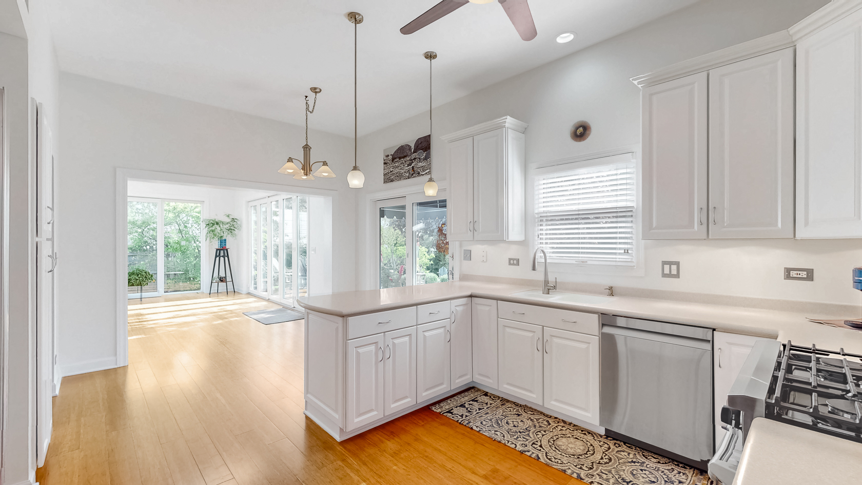 526 Spruce Lane, Lisle, IL 60532