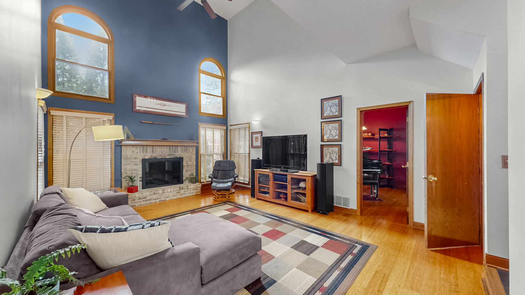 526 Spruce Lane, Lisle, IL 60532