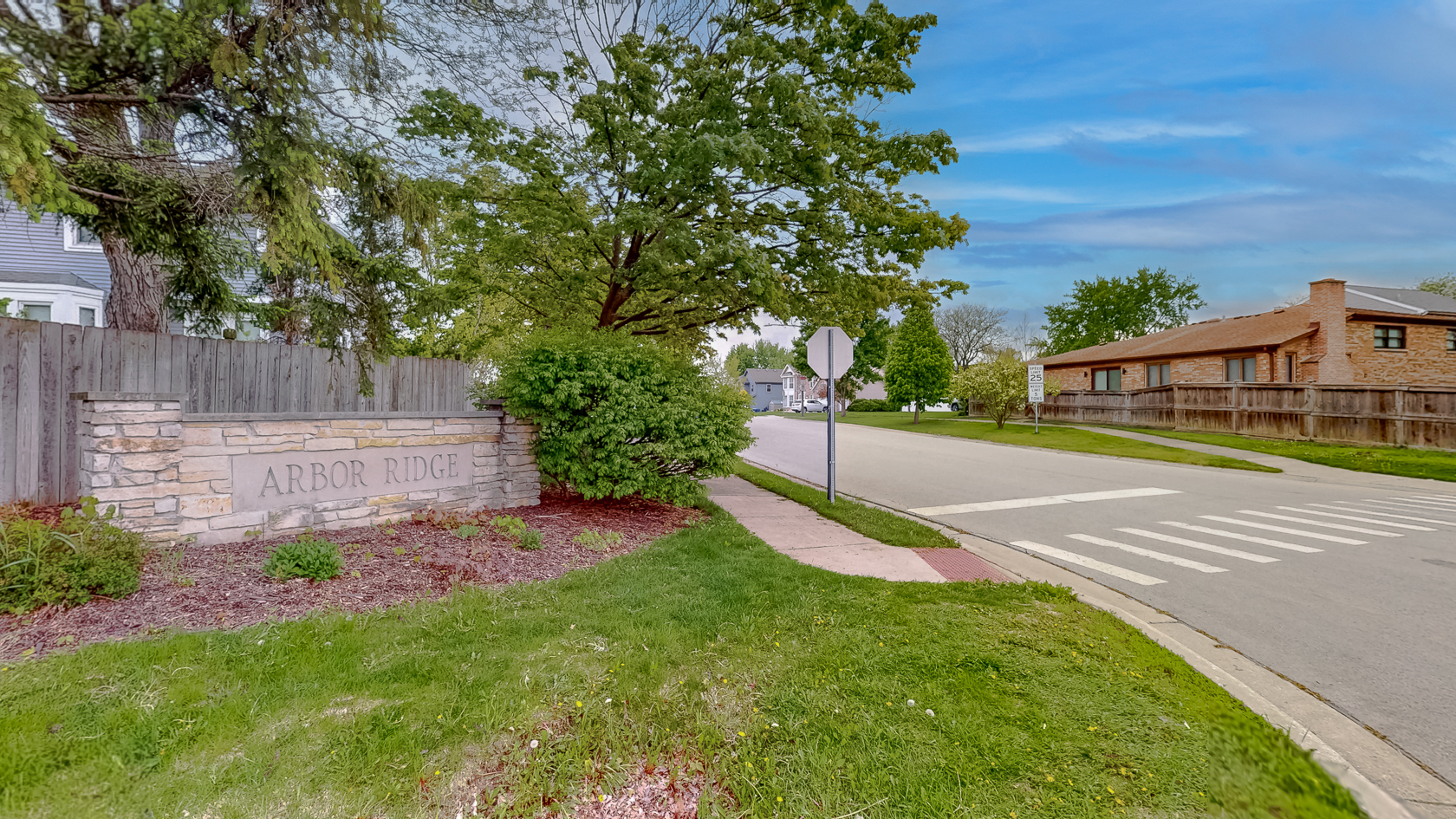 526 Spruce Lane, Lisle, IL 60532