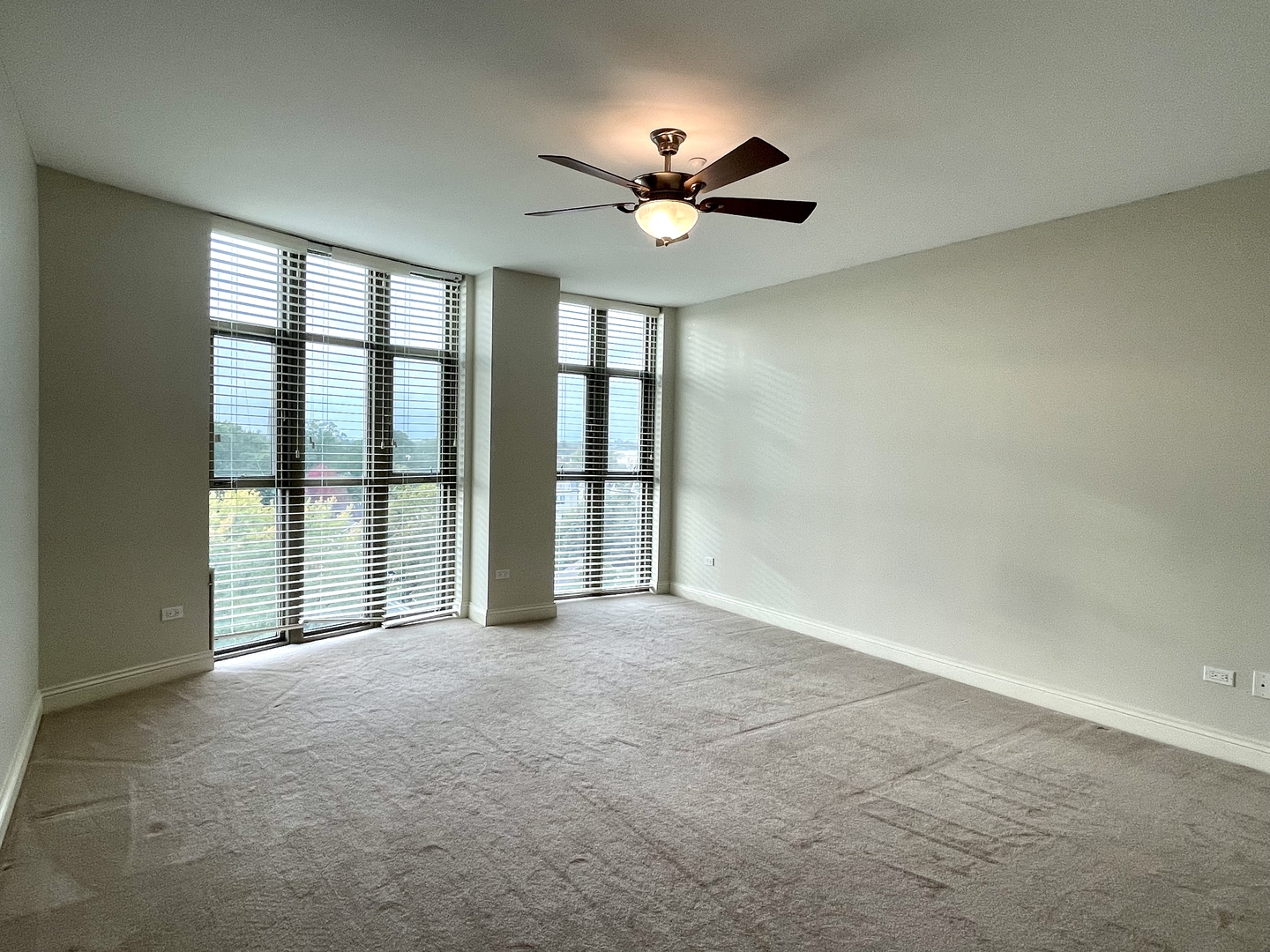 520 S WASHINGTON Street #604, Naperville, IL 60540