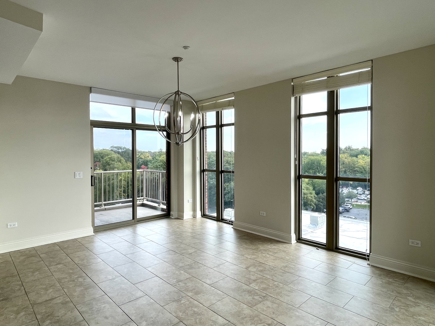 520 S WASHINGTON Street #604, Naperville, IL 60540