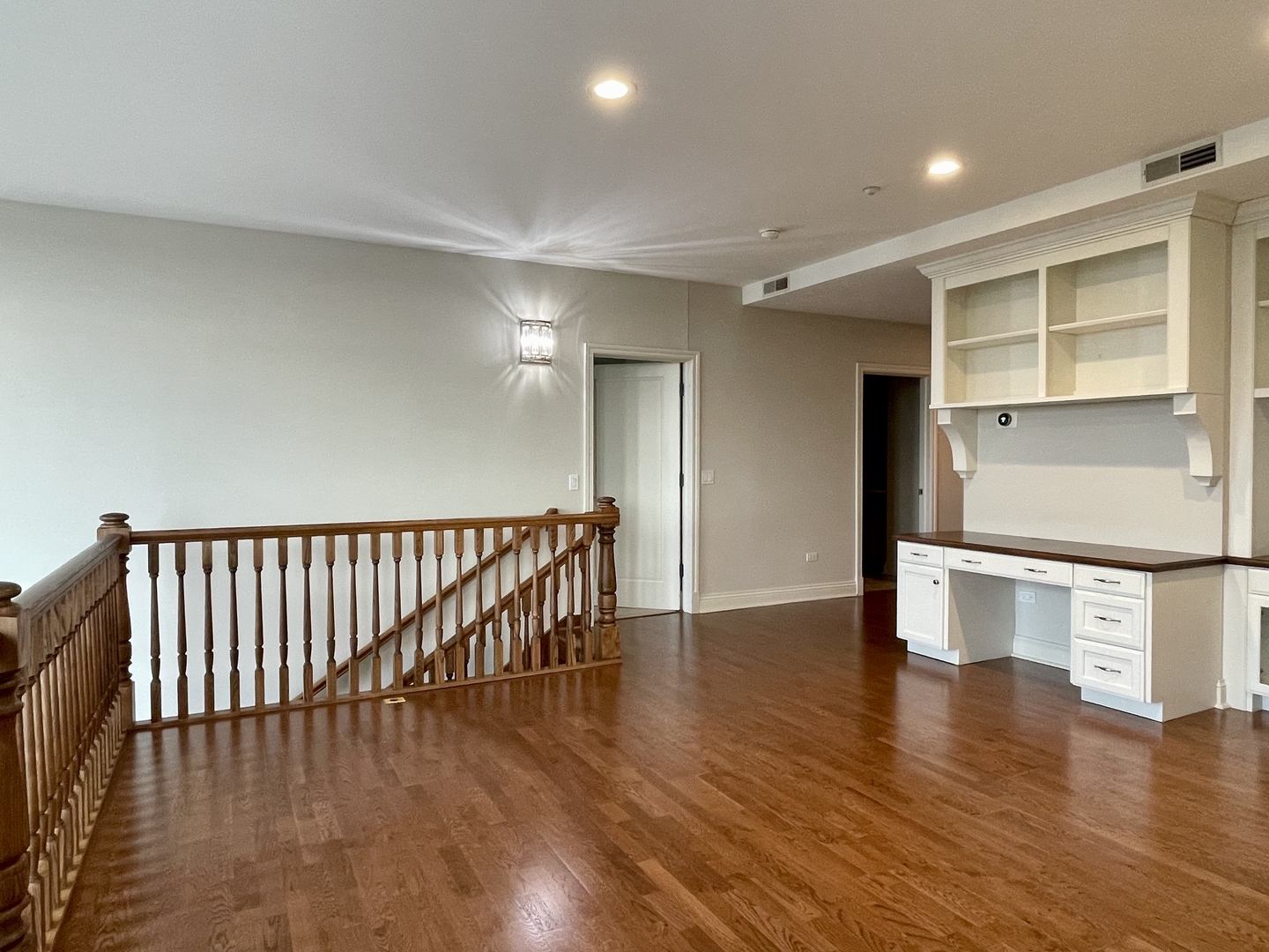 520 S WASHINGTON Street #604, Naperville, IL 60540