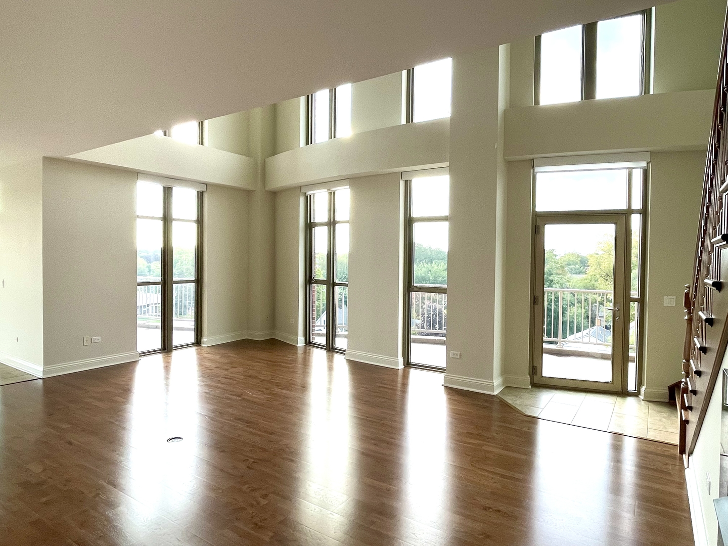 520 S WASHINGTON Street #604, Naperville, IL 60540