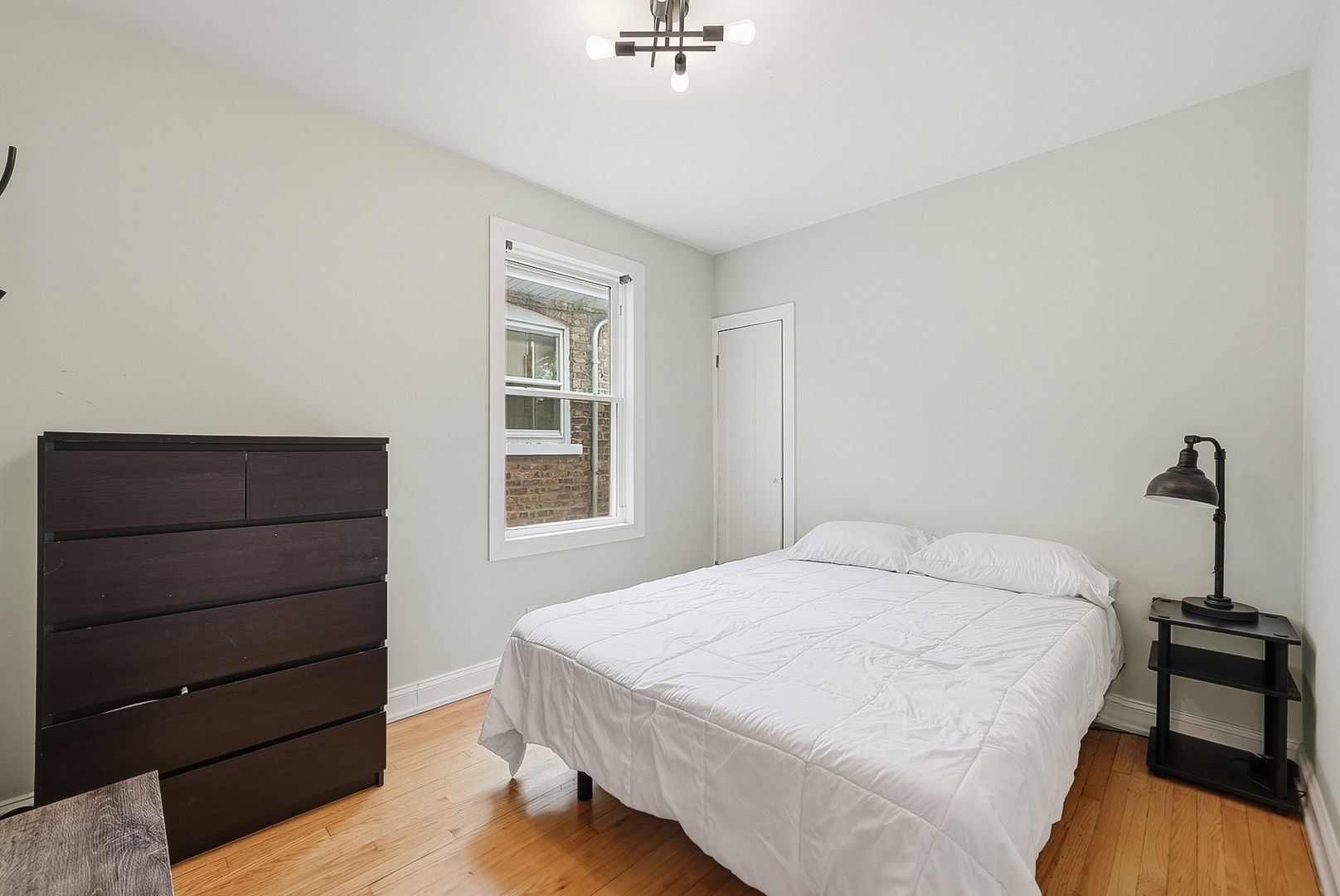 5336 N Laramie Avenue, Chicago, IL 60630