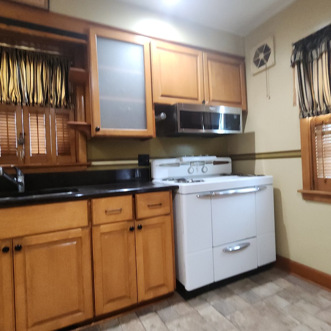 2548 W 118 Street, Chicago, IL 60655