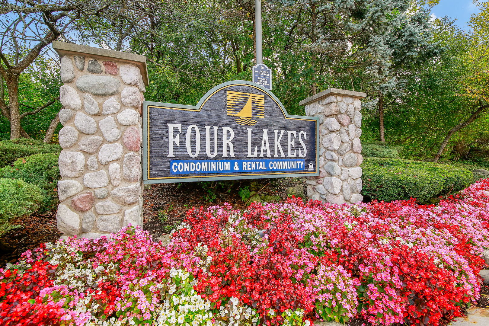 5542 E Lake Drive #74E, Lisle, IL 60532