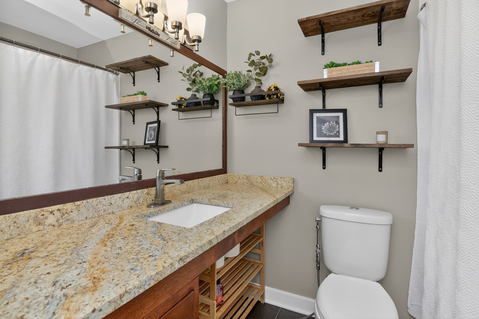5542 E Lake Drive #74E, Lisle, IL 60532