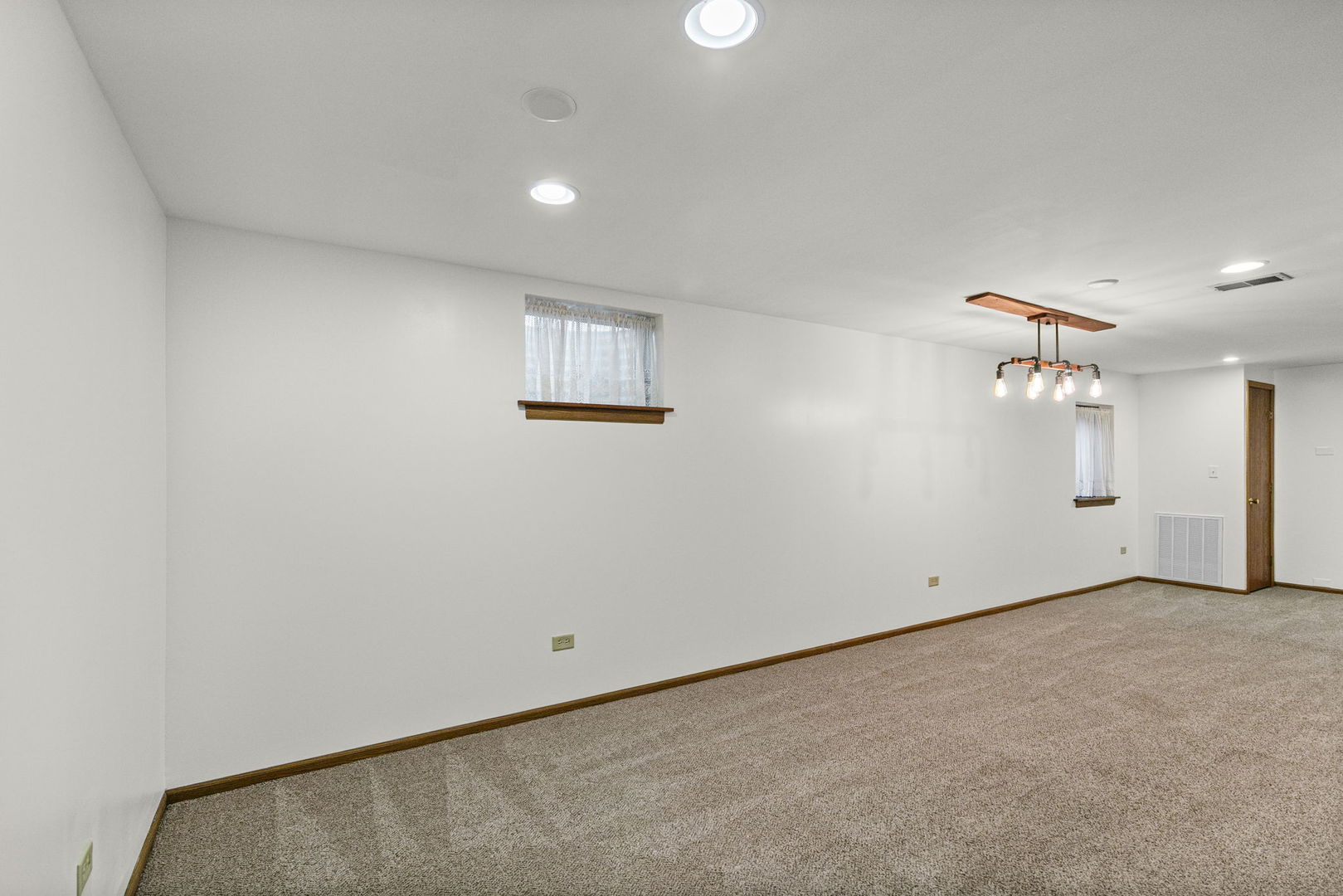 34415 N Saddle Lane, Gurnee, IL 60031