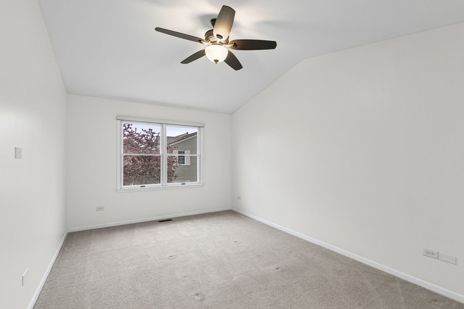 34415 N Saddle Lane, Gurnee, IL 60031