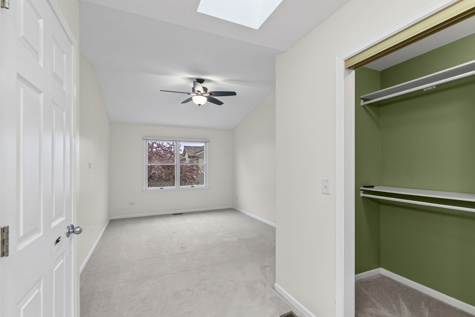 34415 N Saddle Lane, Gurnee, IL 60031