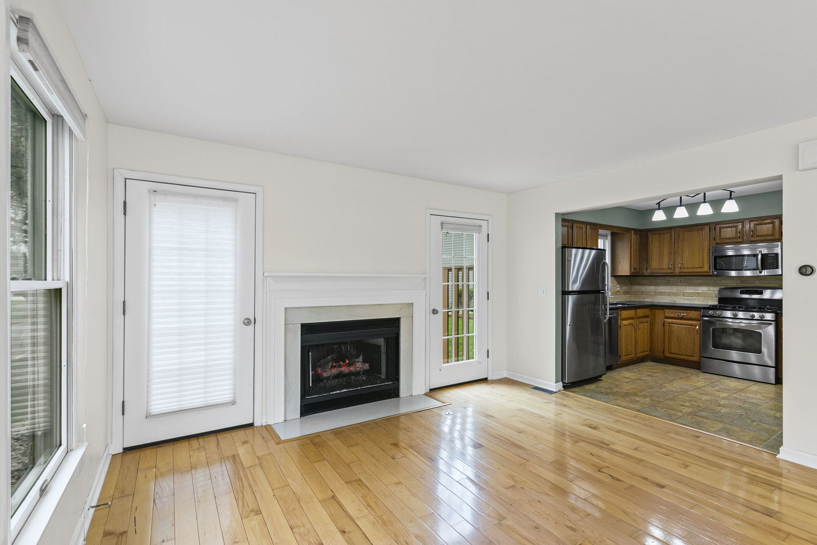 34415 N Saddle Lane, Gurnee, IL 60031