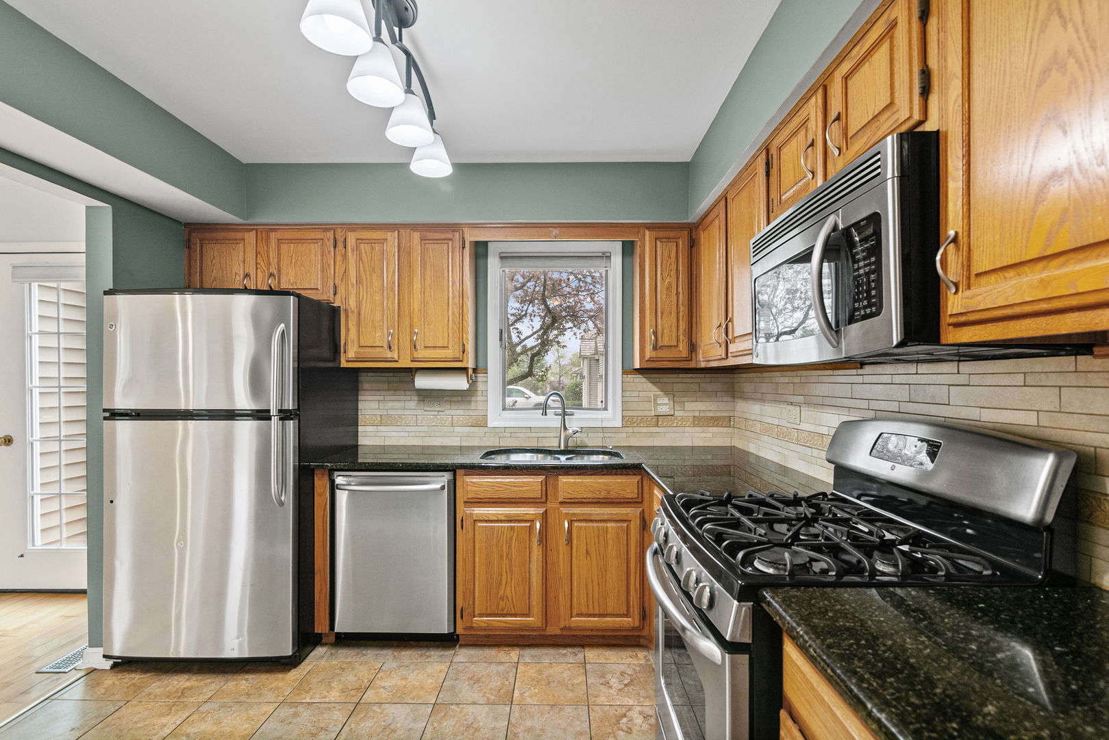 34415 N Saddle Lane, Gurnee, IL 60031