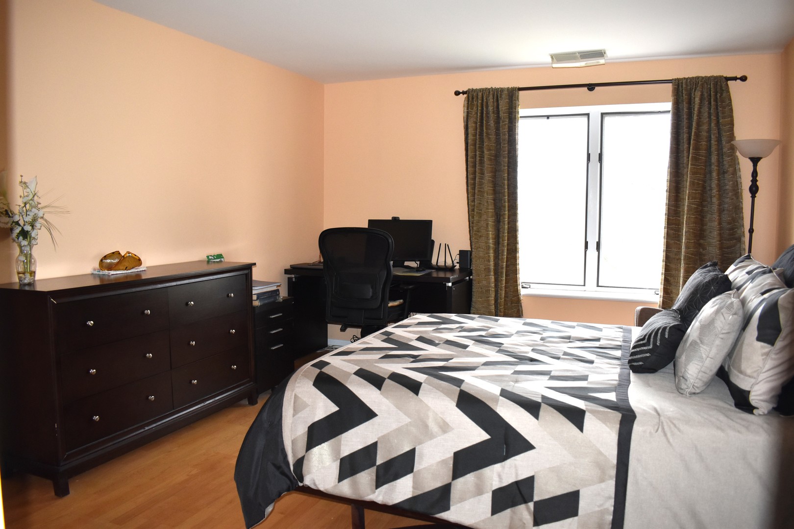 451 TOWN PLACE Circle #307, Buffalo Grove, IL 60089