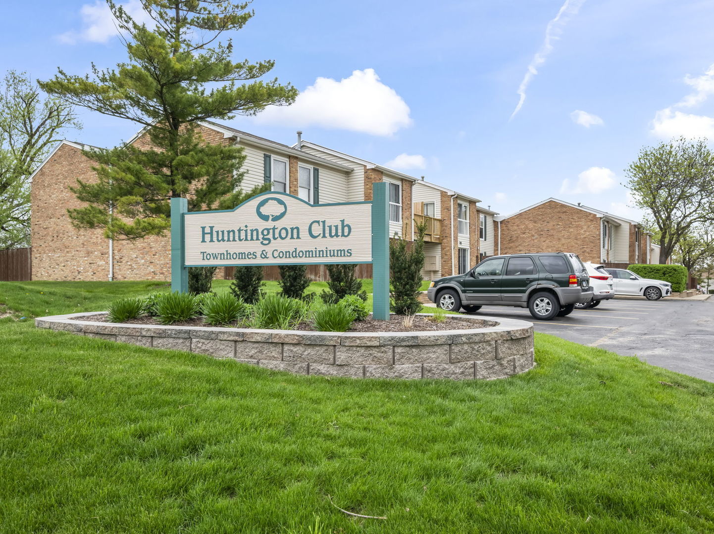 1870 HUNTINGTON Boulevard #A, Hoffman Estates, IL 60169