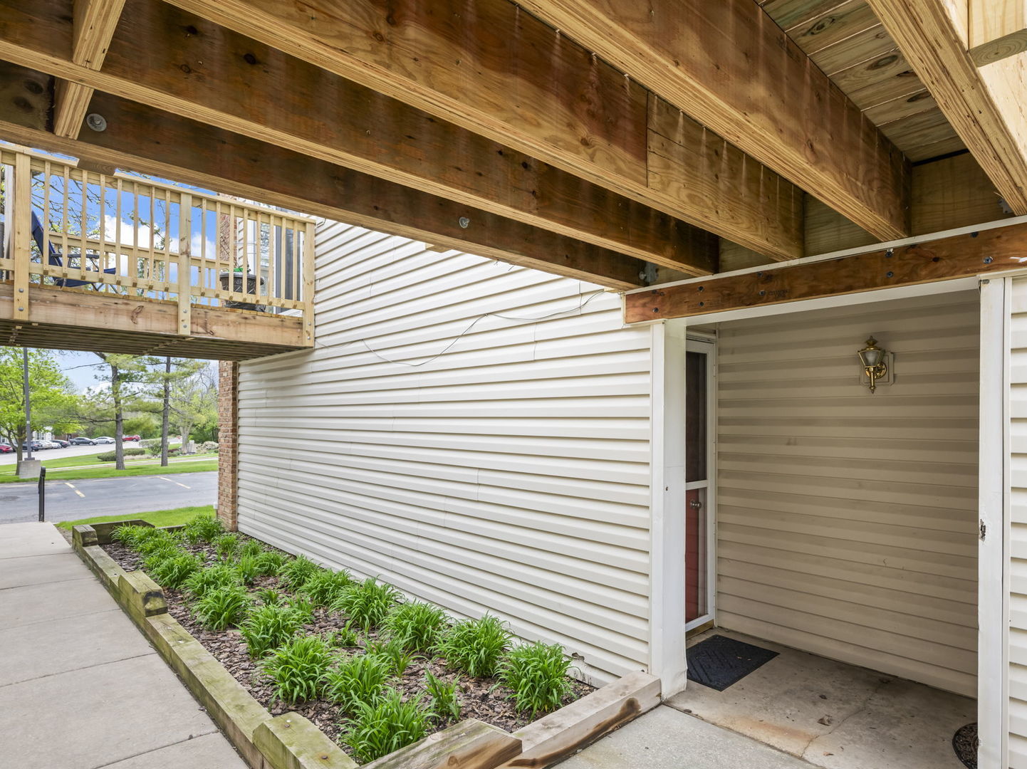 1870 HUNTINGTON Boulevard #A, Hoffman Estates, IL 60169