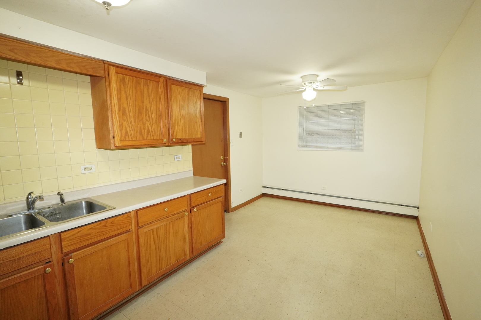 347 Dalewood Avenue #5, Wood Dale, IL 60191