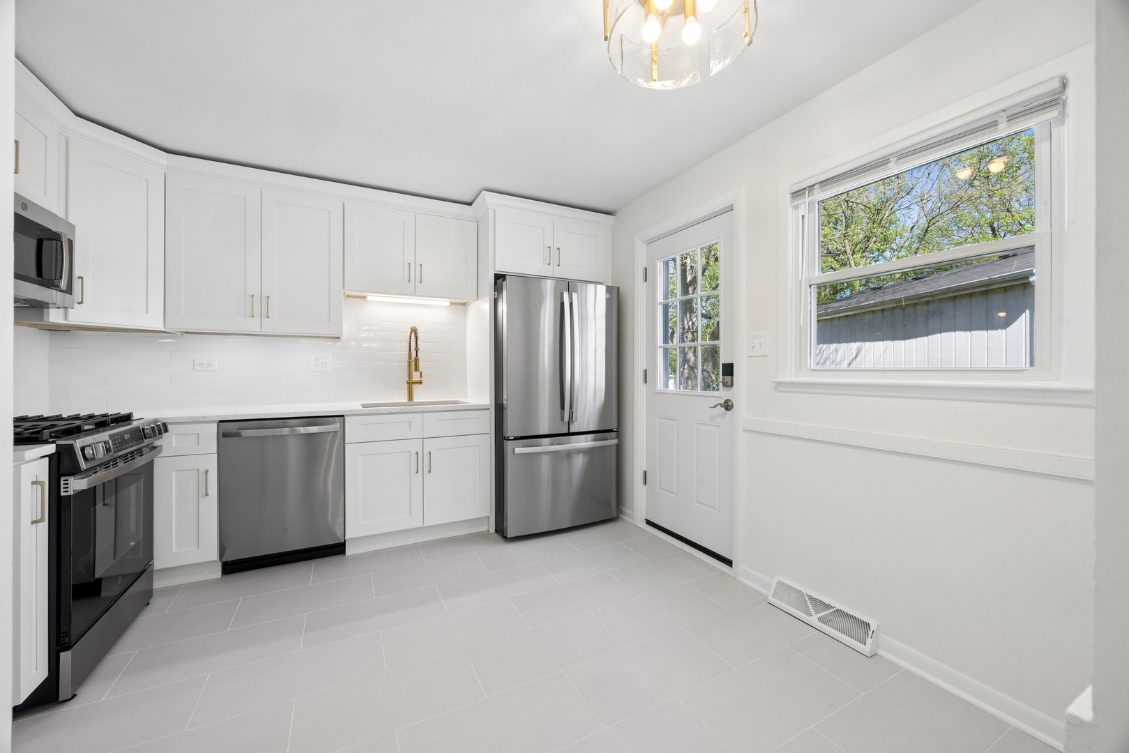 4396 Central Avenue #A, Western Springs, IL 60558