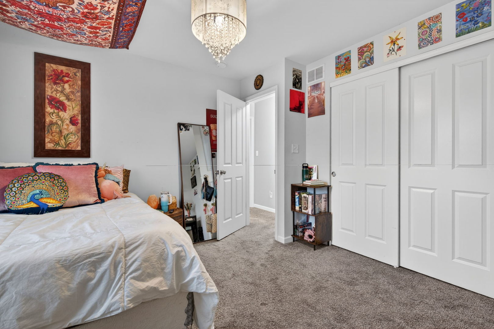 300 Arrowhead Drive, Minooka, IL 60447