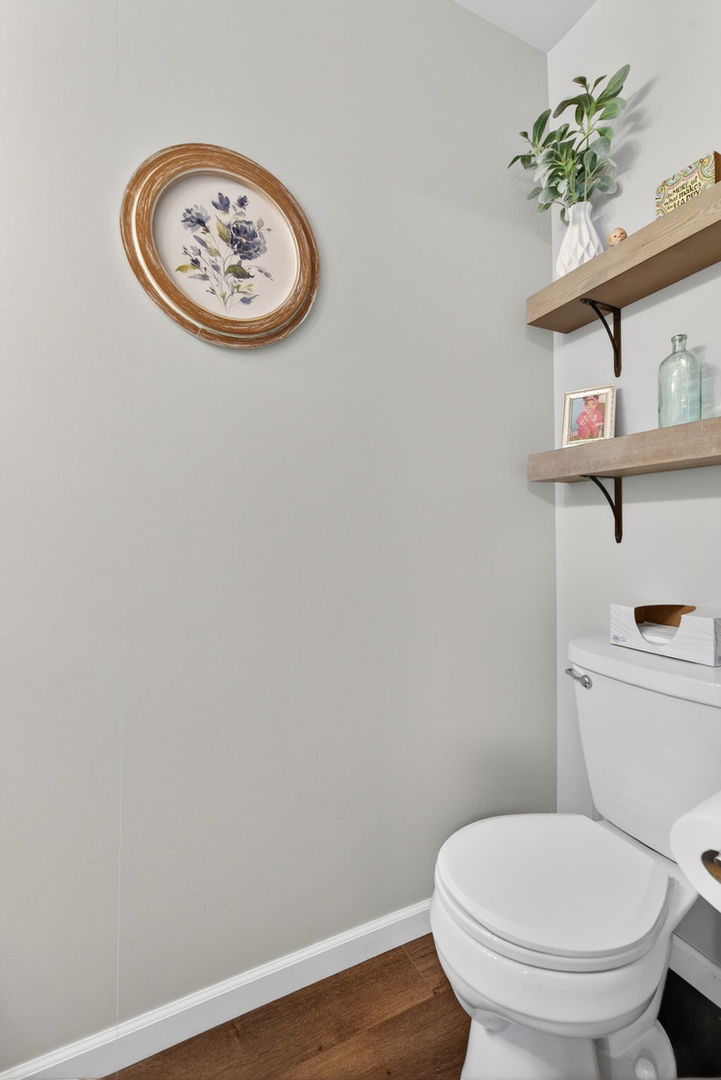 300 Arrowhead Drive, Minooka, IL 60447