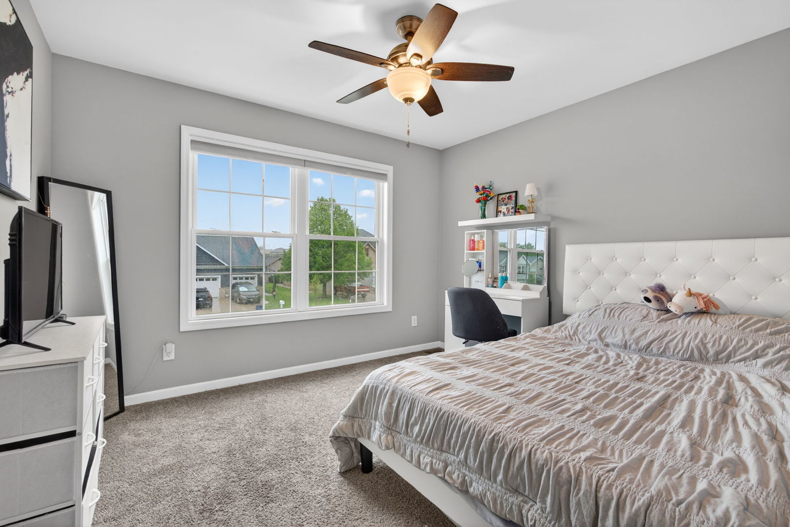 300 Arrowhead Drive, Minooka, IL 60447