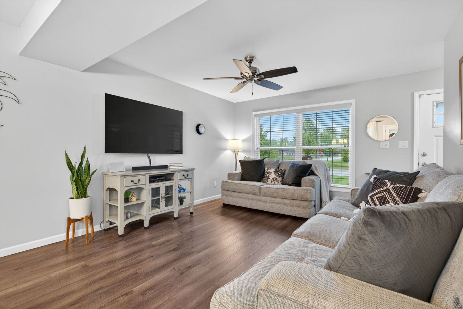 300 Arrowhead Drive, Minooka, IL 60447