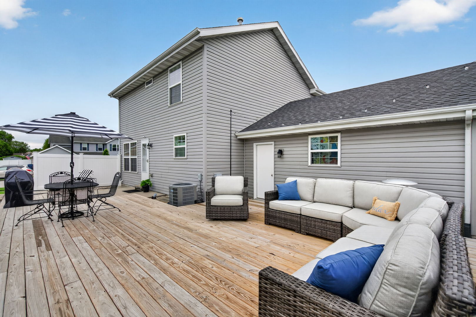 300 Arrowhead Drive, Minooka, IL 60447