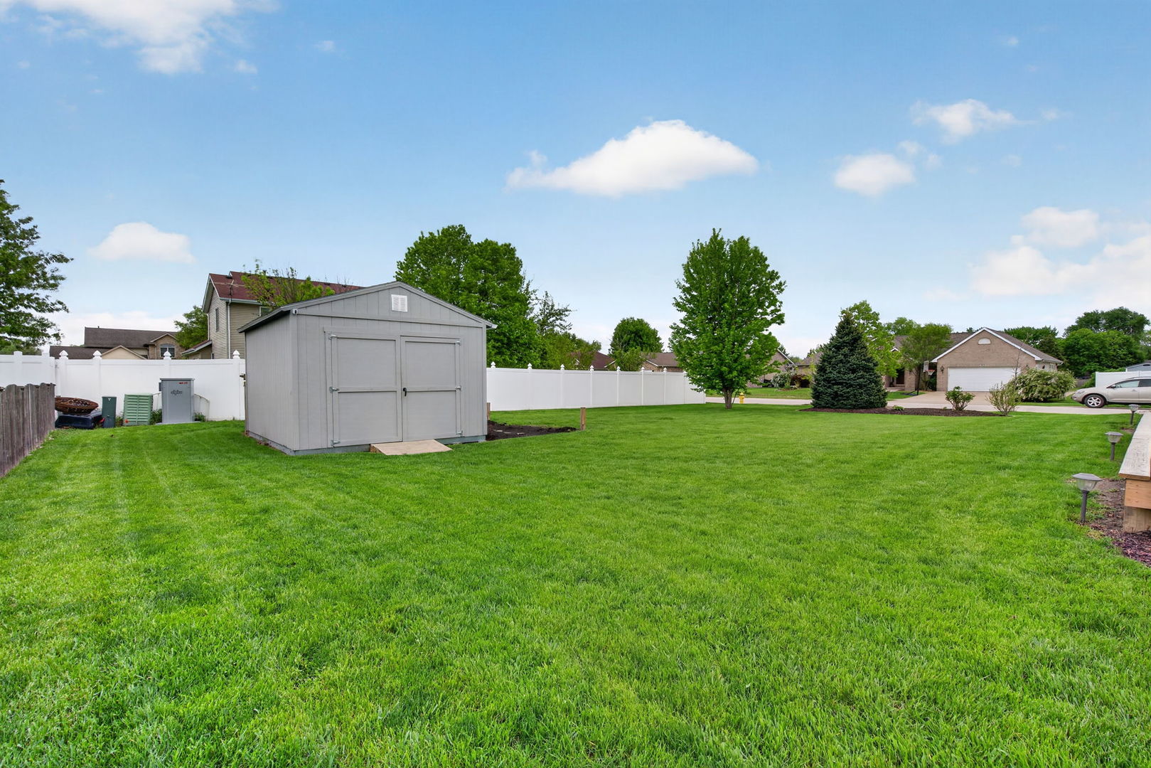 300 Arrowhead Drive, Minooka, IL 60447