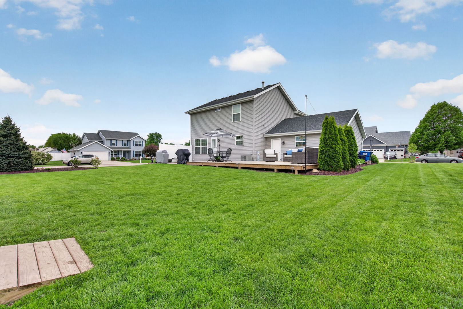 300 Arrowhead Drive, Minooka, IL 60447