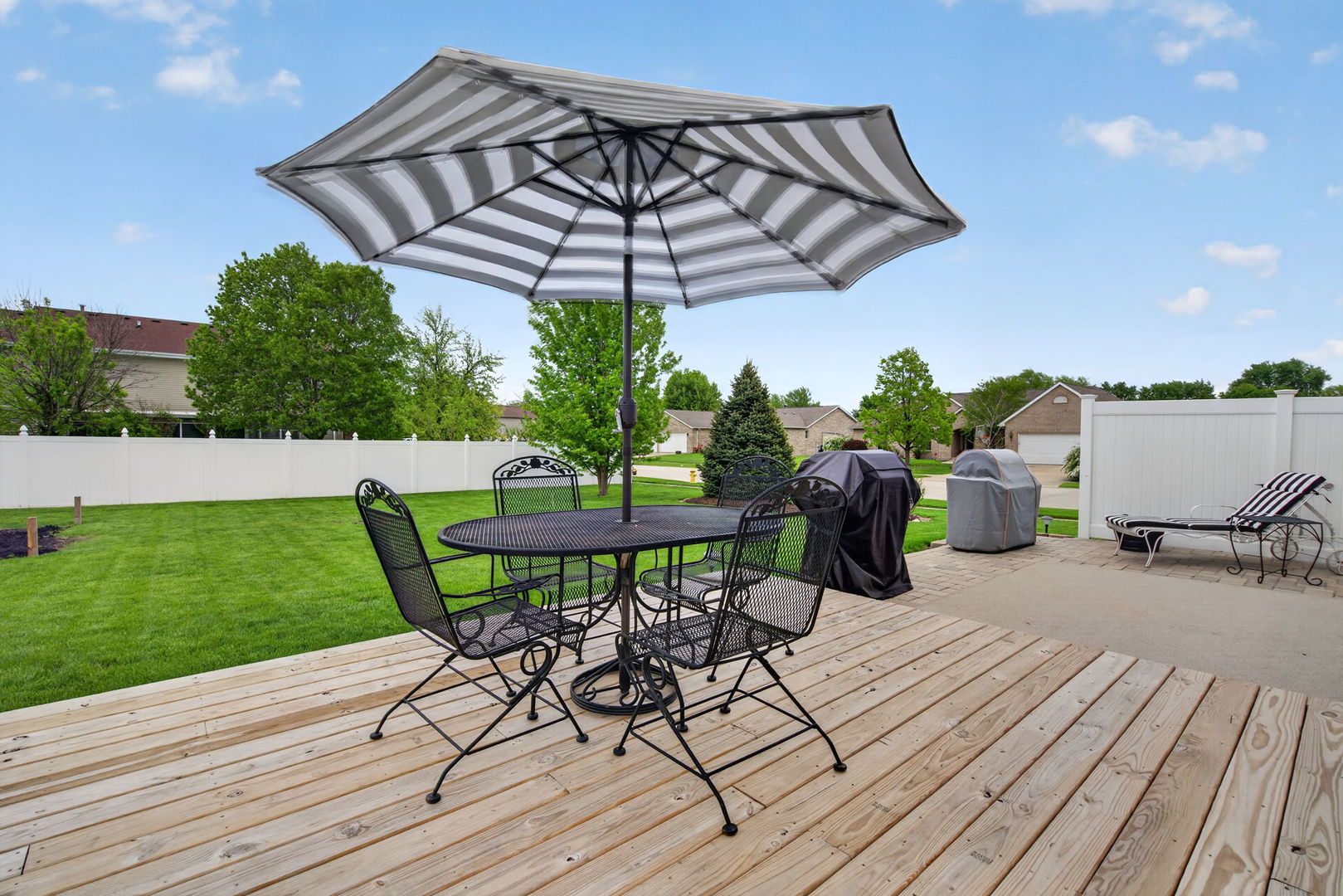 300 Arrowhead Drive, Minooka, IL 60447