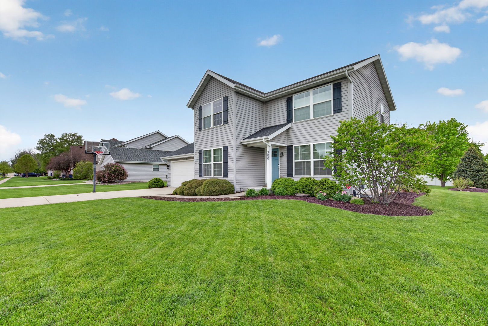 300 Arrowhead Drive, Minooka, IL 60447