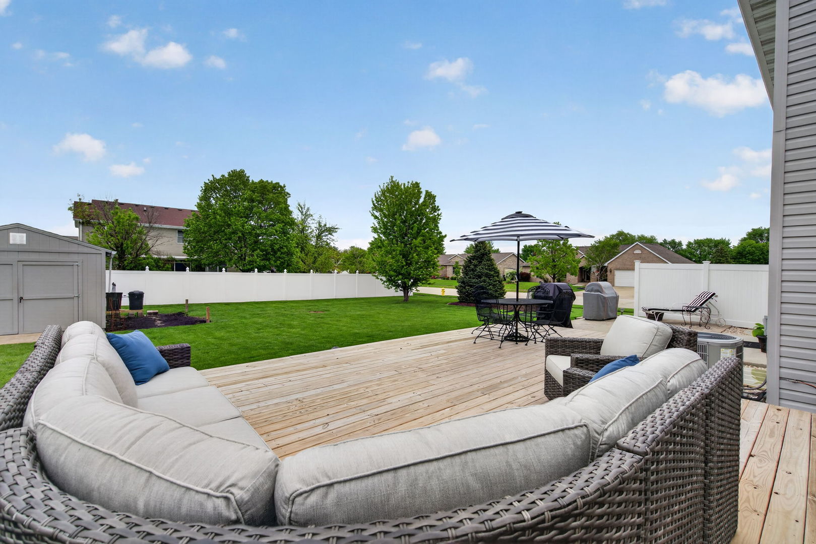 300 Arrowhead Drive, Minooka, IL 60447