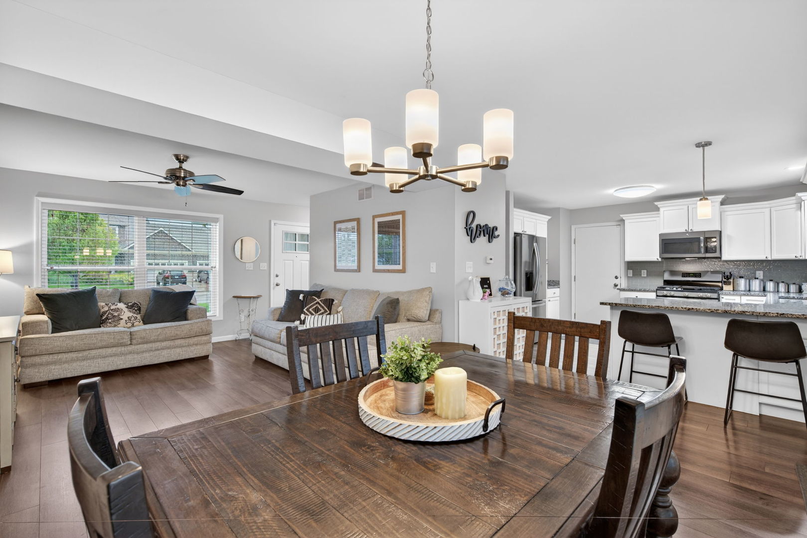 300 Arrowhead Drive, Minooka, IL 60447