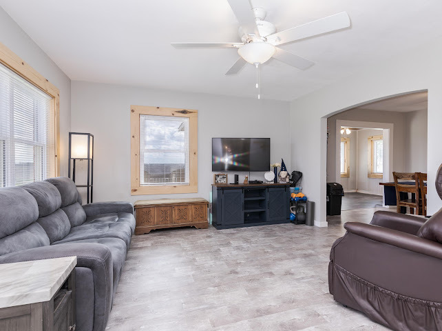 2950 County Road 1100, El Paso, IL 61738