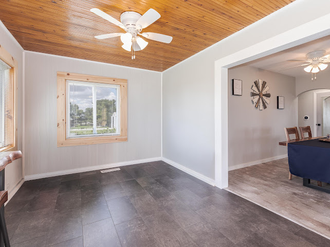 2950 County Road 1100, El Paso, IL 61738