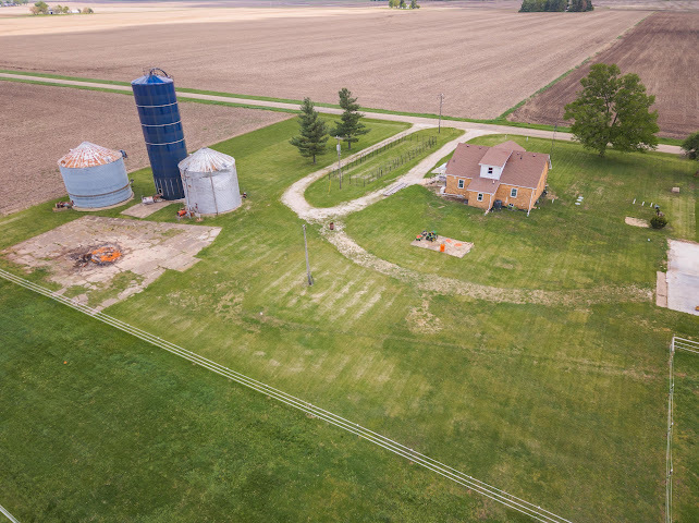 2950 County Road 1100, El Paso, IL 61738