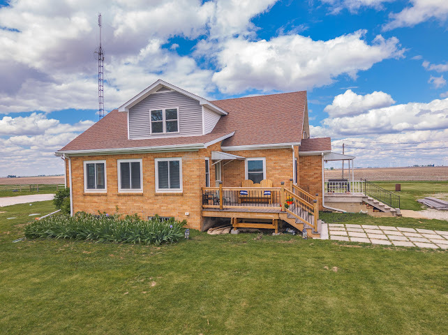 2950 County Road 1100, El Paso, IL 61738