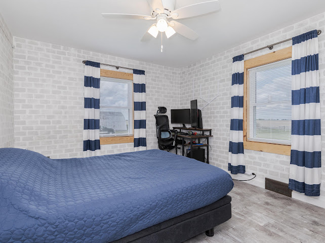 2950 County Road 1100, El Paso, IL 61738