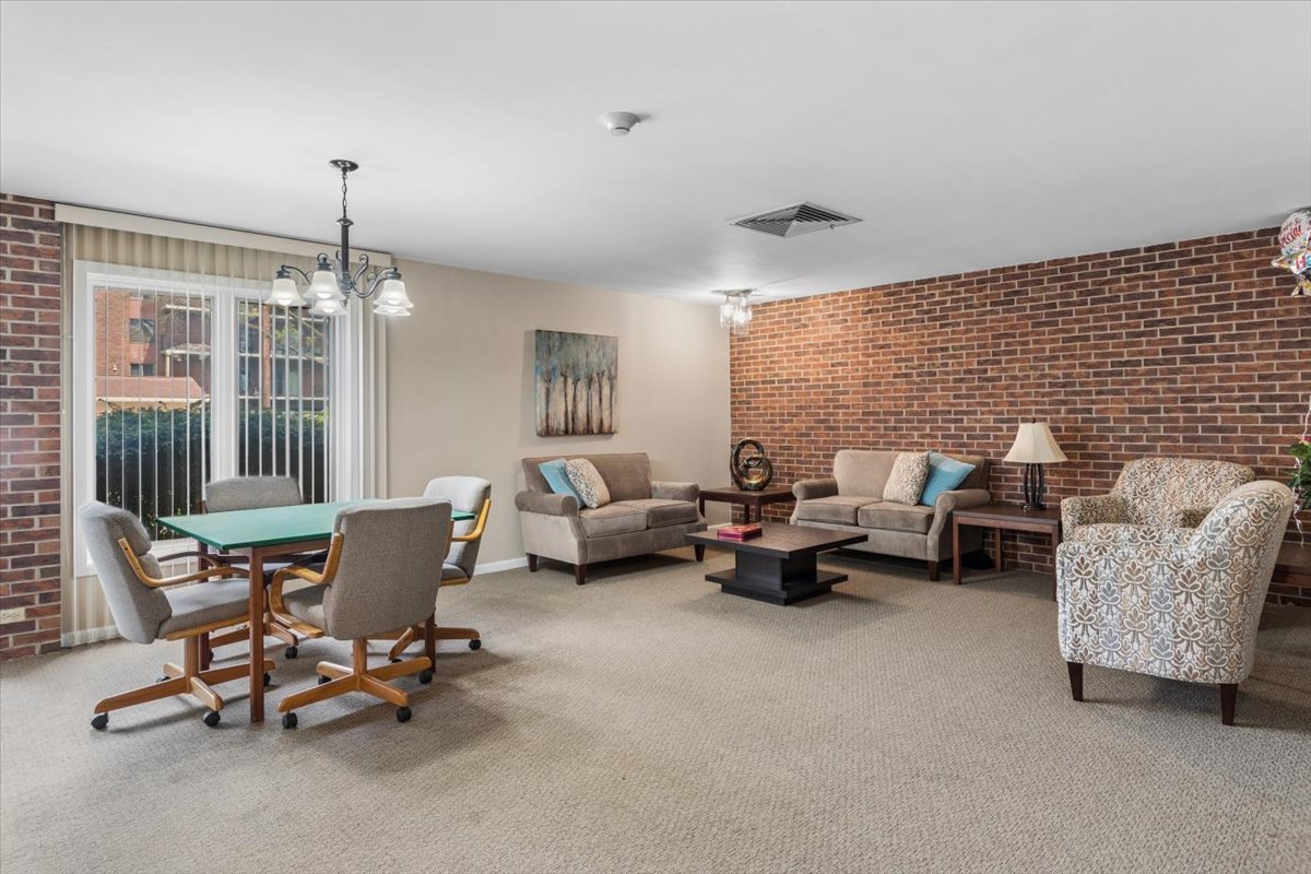 6565 Main Street #201, Downers Grove, IL 60516