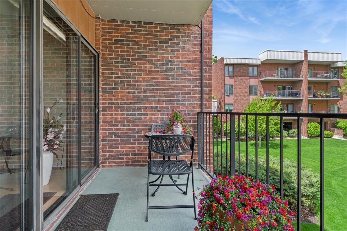 6565 Main Street #201, Downers Grove, IL 60516