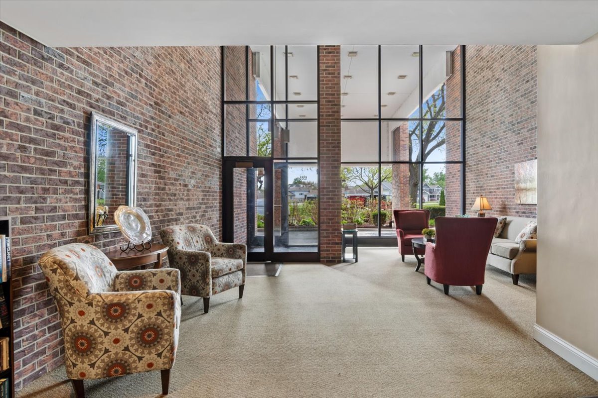 6565 Main Street #201, Downers Grove, IL 60516