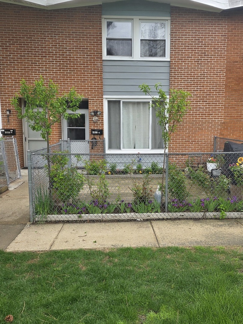 2129 Ash Street #G, Des Plaines, IL 60018