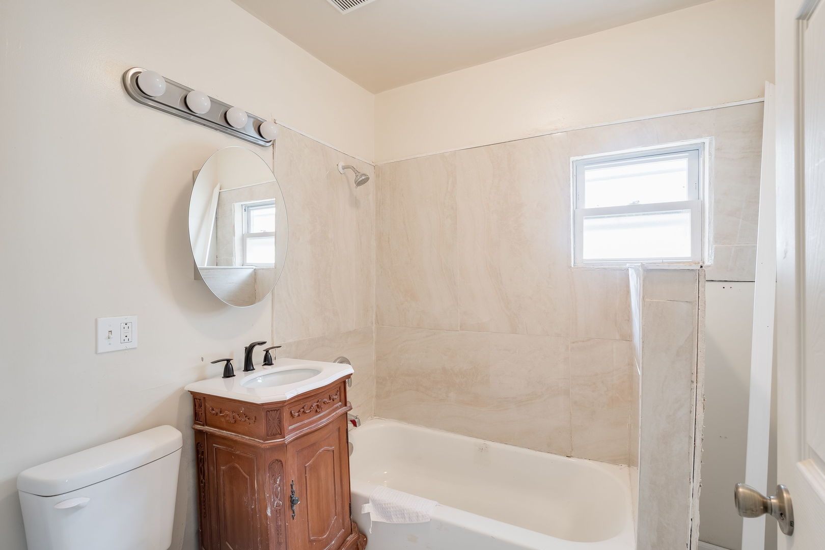 6012 S Honore Street, Chicago, IL 60636