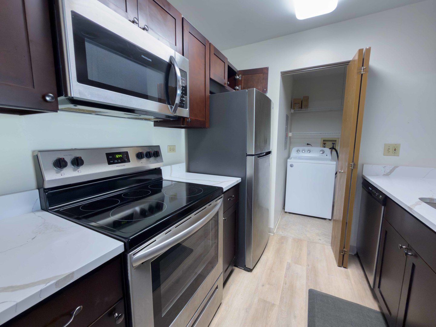 104 Glengarry Drive #6-105, Bloomingdale, IL 60108