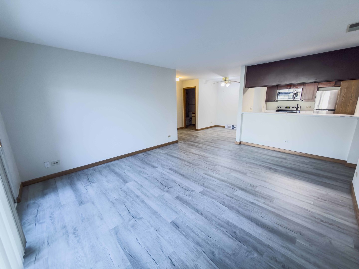 104 Glengarry Drive #6-105, Bloomingdale, IL 60108