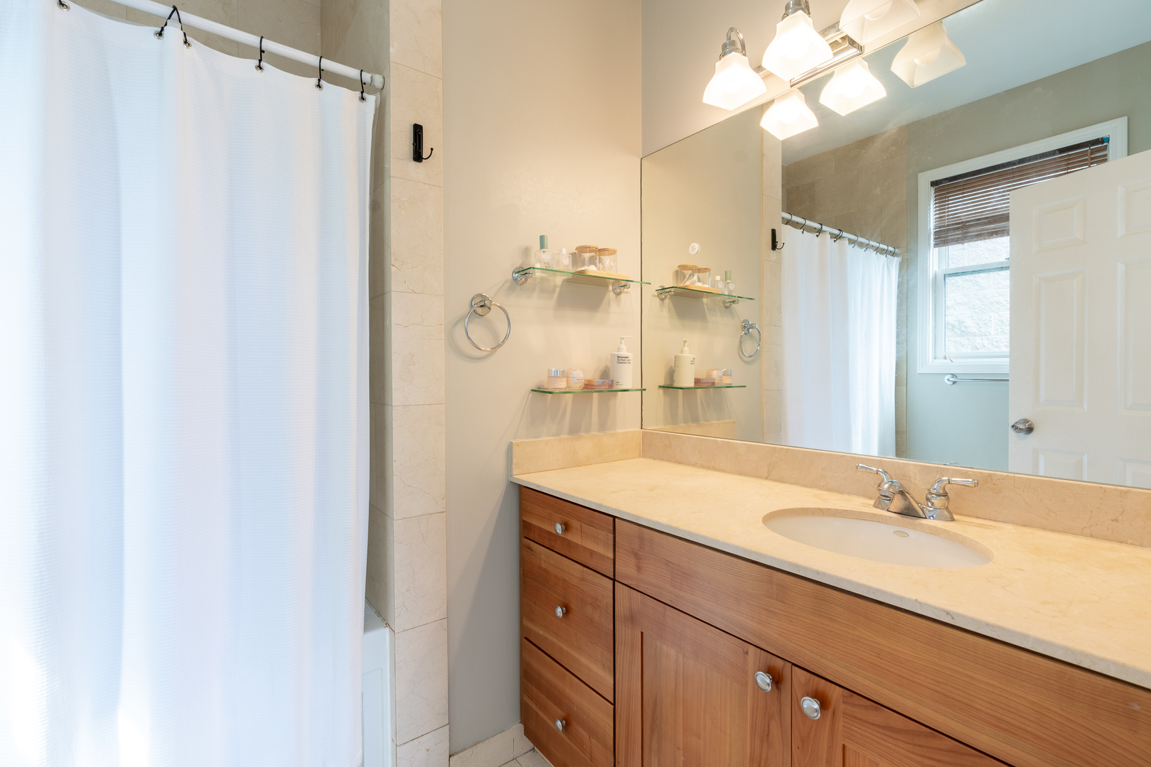 1043 N Winchester Avenue #3, Chicago, IL 60622