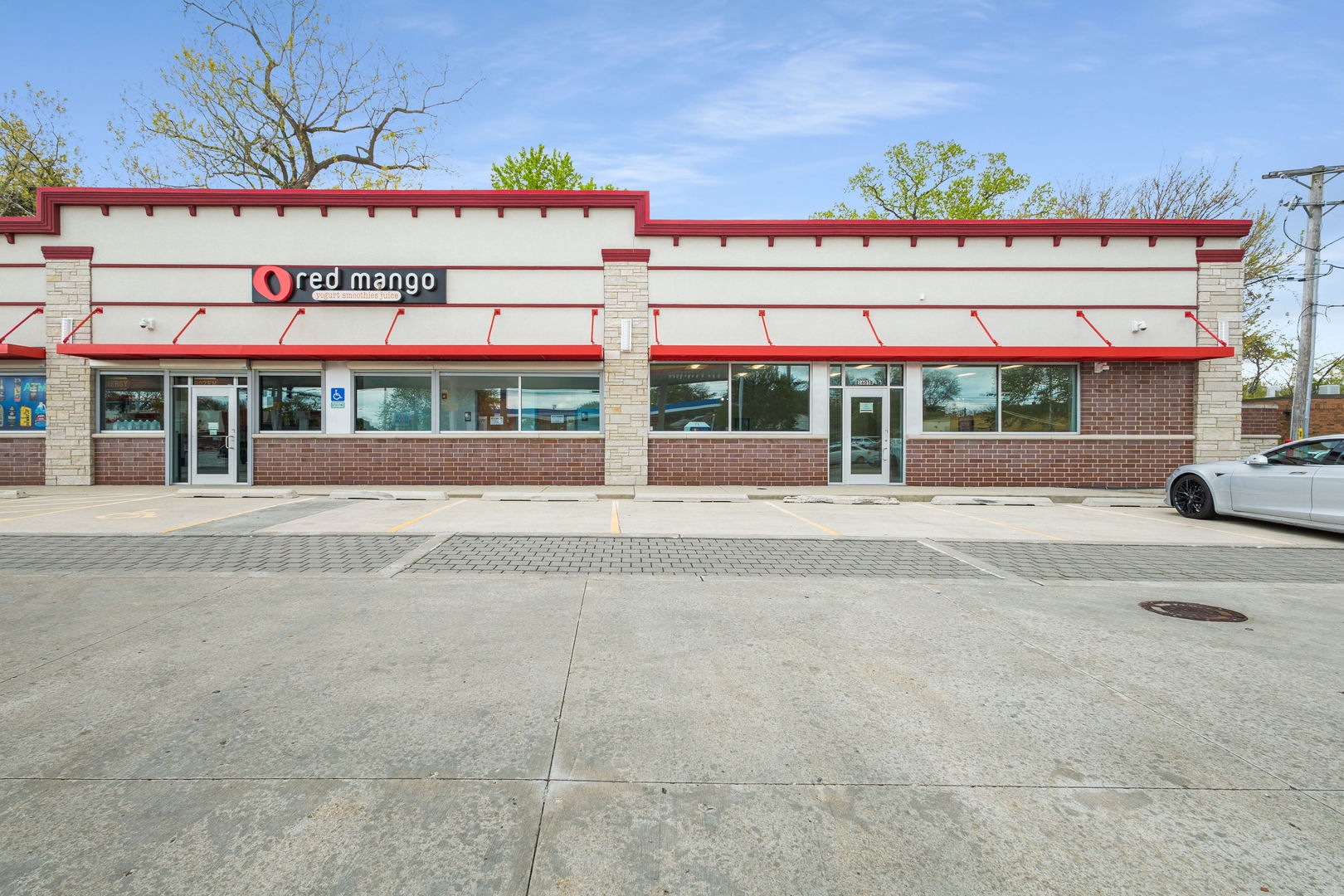 1605 S River Road #B, Des Plaines, IL 60018