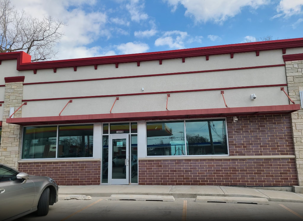 1605 S River Road #B, Des Plaines, IL 60018