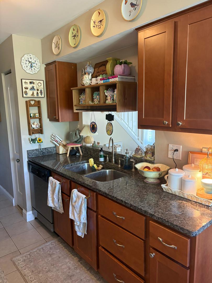 511 East Avenue #511, Streamwood, IL 60107