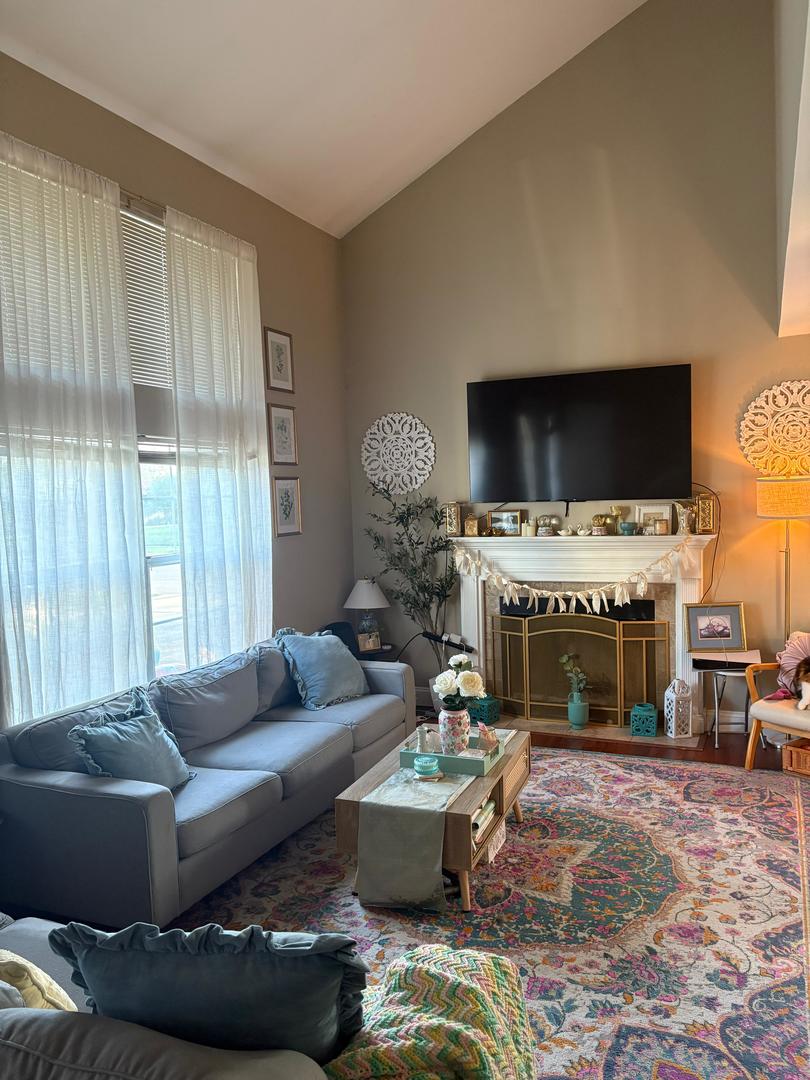 511 East Avenue #511, Streamwood, IL 60107