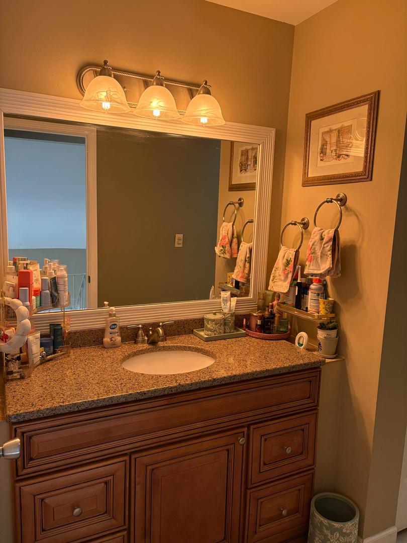 511 East Avenue #511, Streamwood, IL 60107